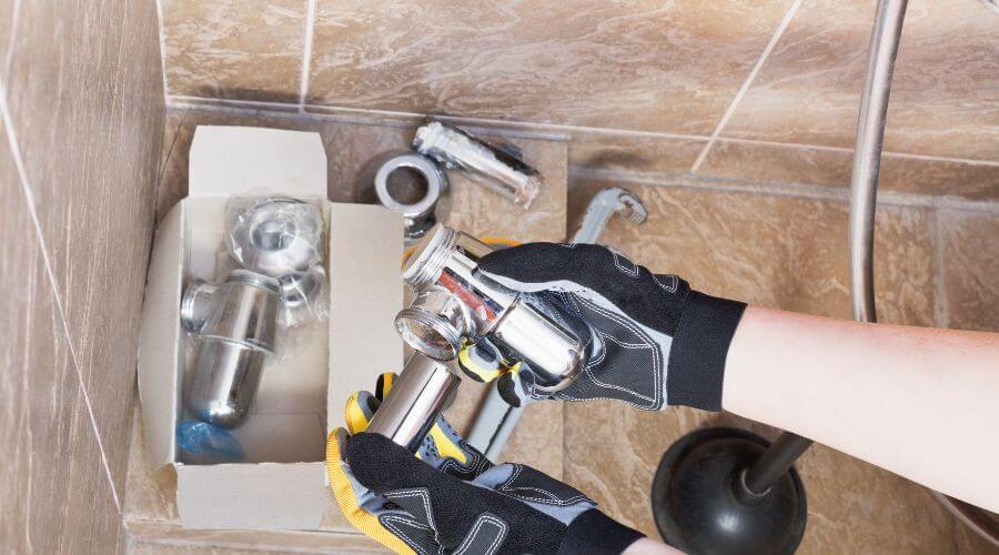 Professional gutter cleaning in Groveland, IL